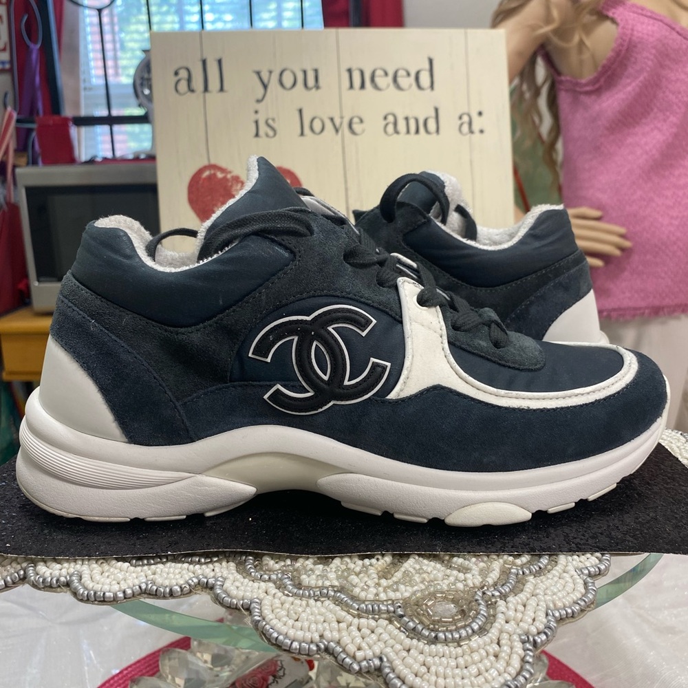 NWOT Authentic Chanel CC Sneakers 39.5EU